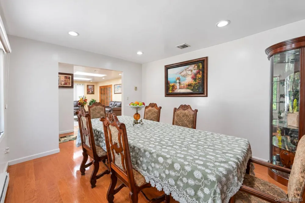 23 Pimlico Drive Commack, NY 11725