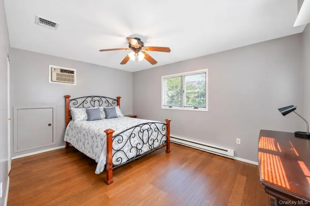 23 Pimlico Drive Commack, NY 11725
