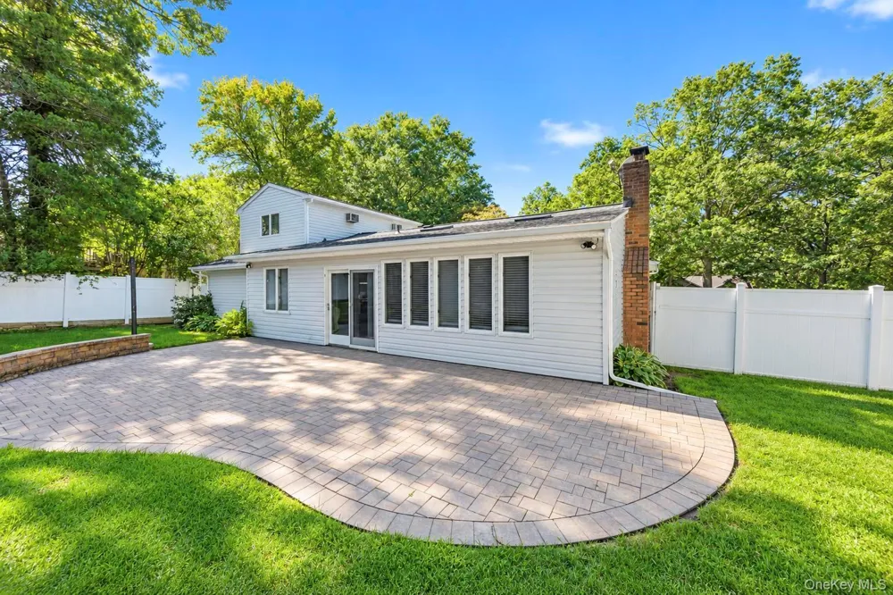 23 Pimlico Drive Commack, NY 11725