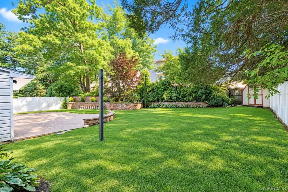 23 Pimlico Drive Commack, NY 11725