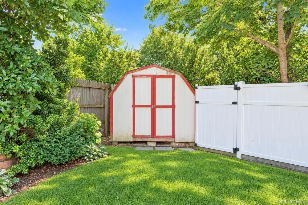 23 Pimlico Drive Commack, NY 11725
