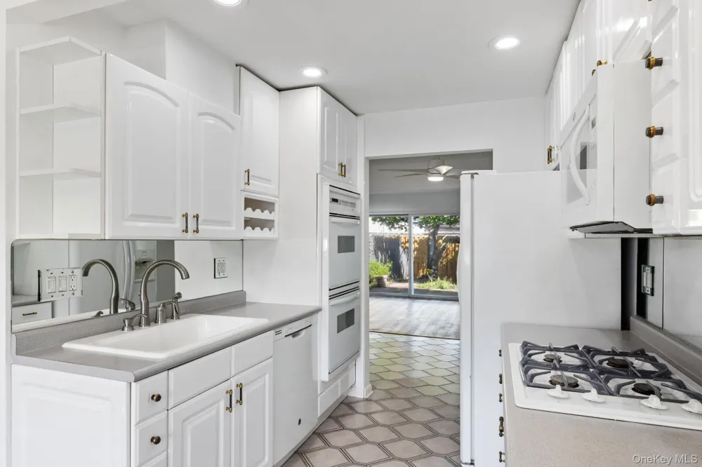 72 Kennedy Drive West Haverstraw, NY 10993