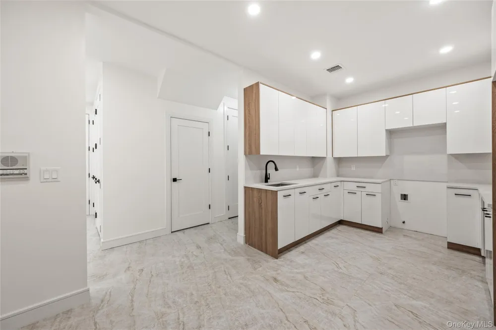 13 Warren Court #102 Monsey, NY 10952