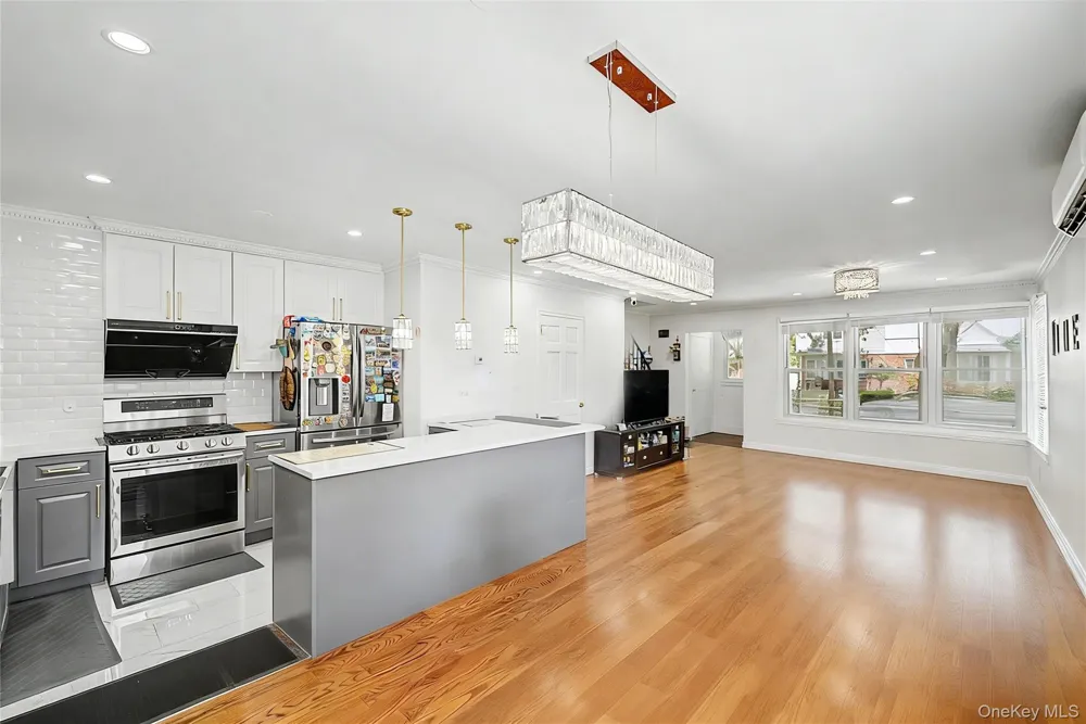 5310 206th Street Oakland Gardens, NY 11364