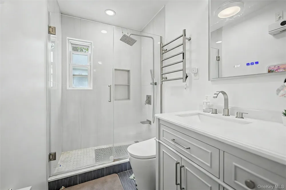 5310 206th Street Oakland Gardens, NY 11364