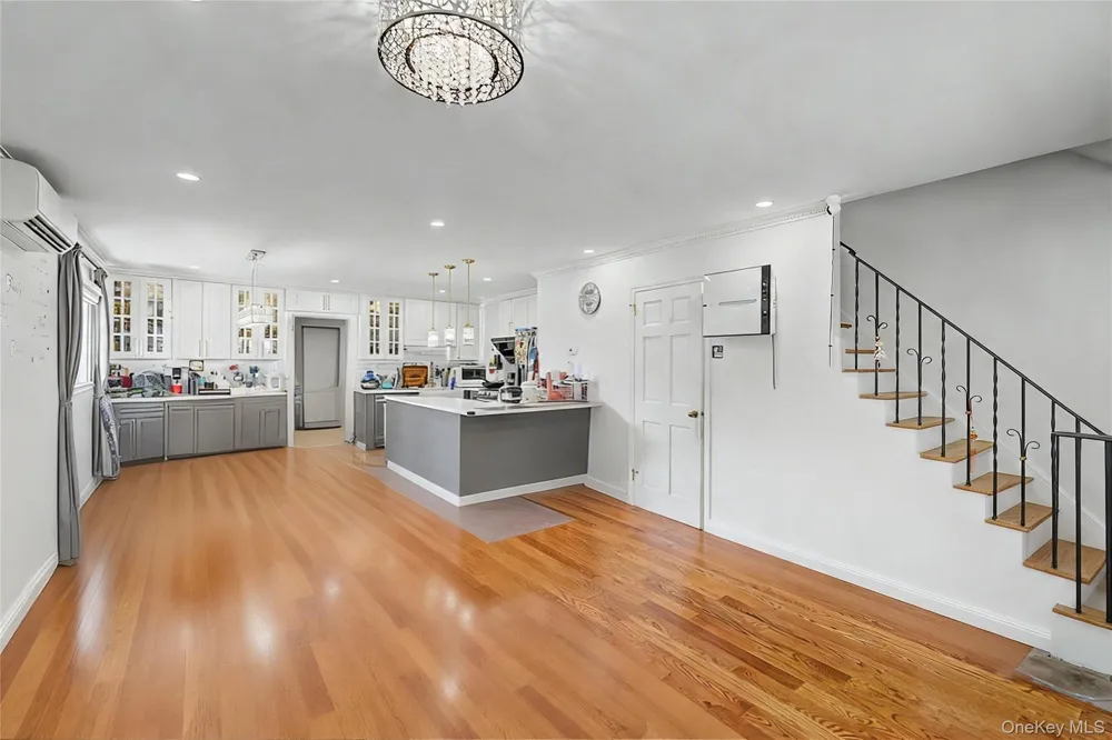 5310 206th Street Oakland Gardens, NY 11364