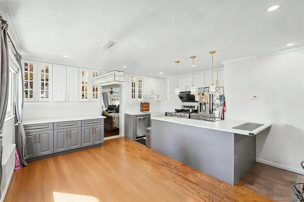 5310 206th Street Oakland Gardens, NY 11364