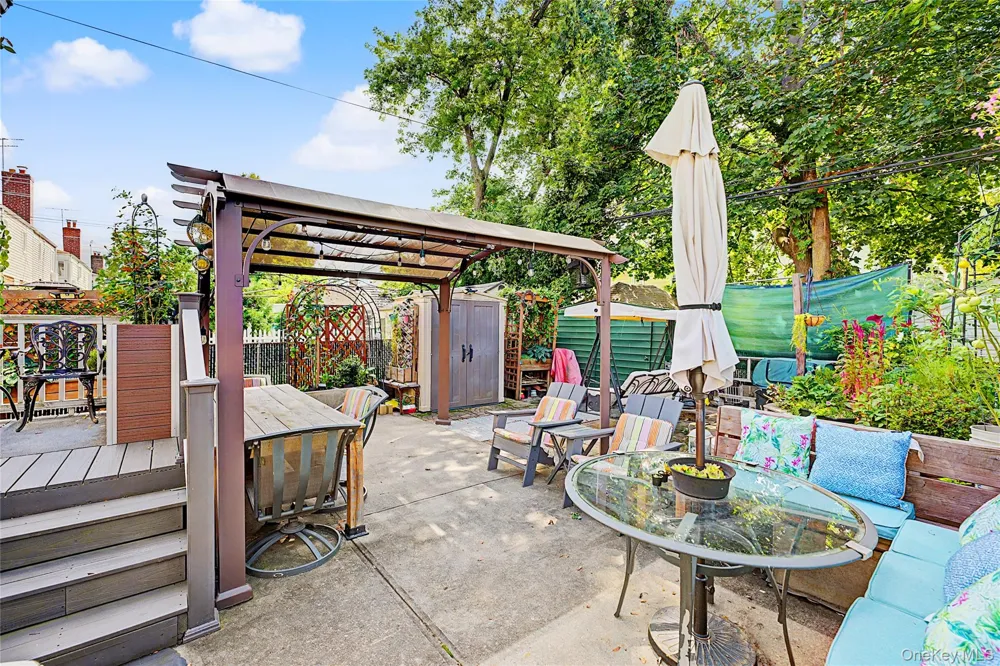 5310 206th Street Oakland Gardens, NY 11364
