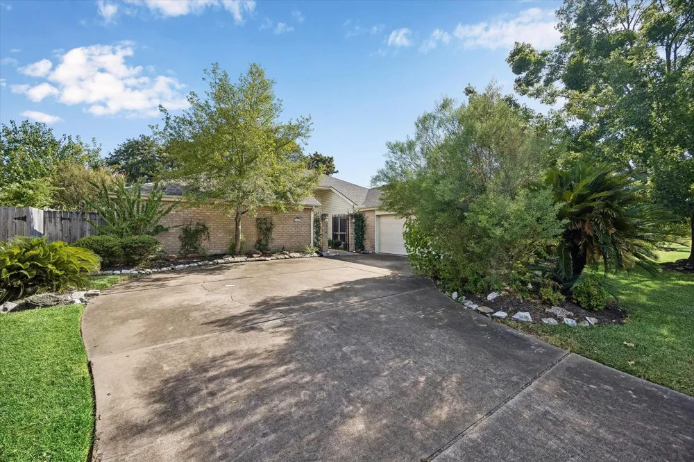 12107 Burgoyne Drive Houston, TX 77077