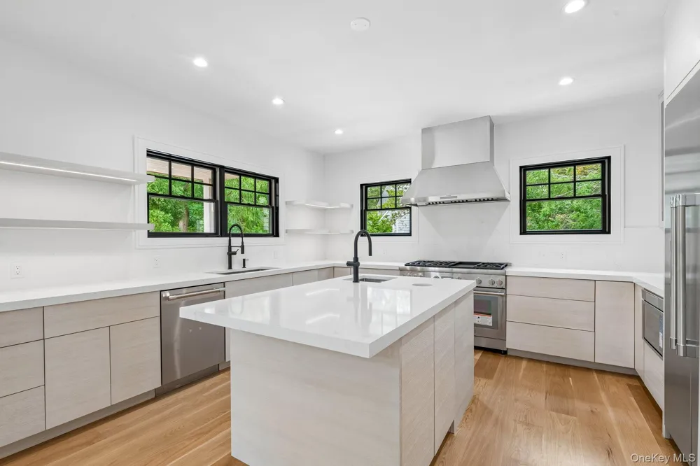 46 Towhee Trail East Hampton, NY 11937