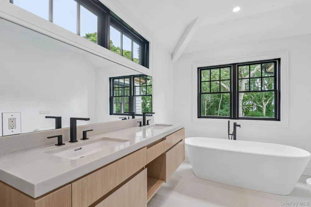 46 Towhee Trail East Hampton, NY 11937