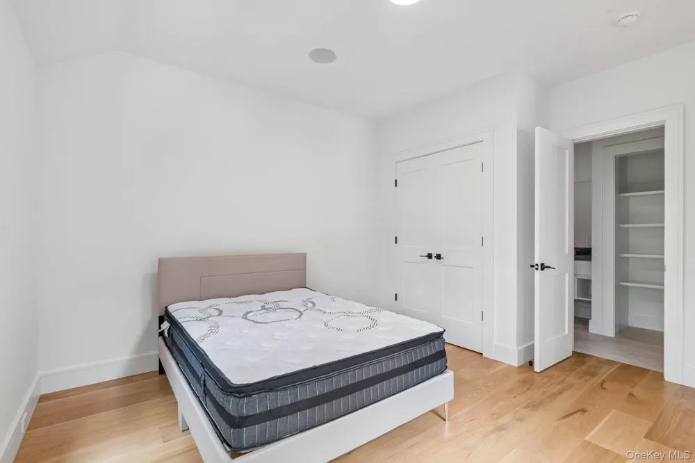 46 Towhee Trail East Hampton, NY 11937