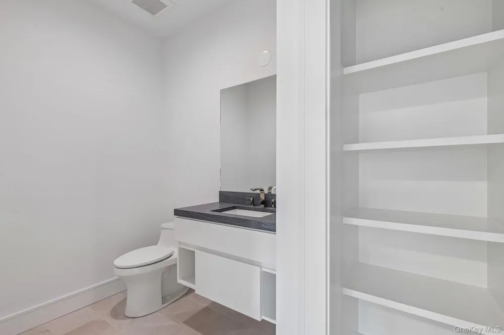 46 Towhee Trail East Hampton, NY 11937