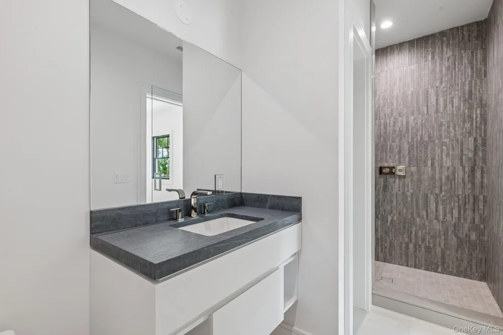46 Towhee Trail East Hampton, NY 11937