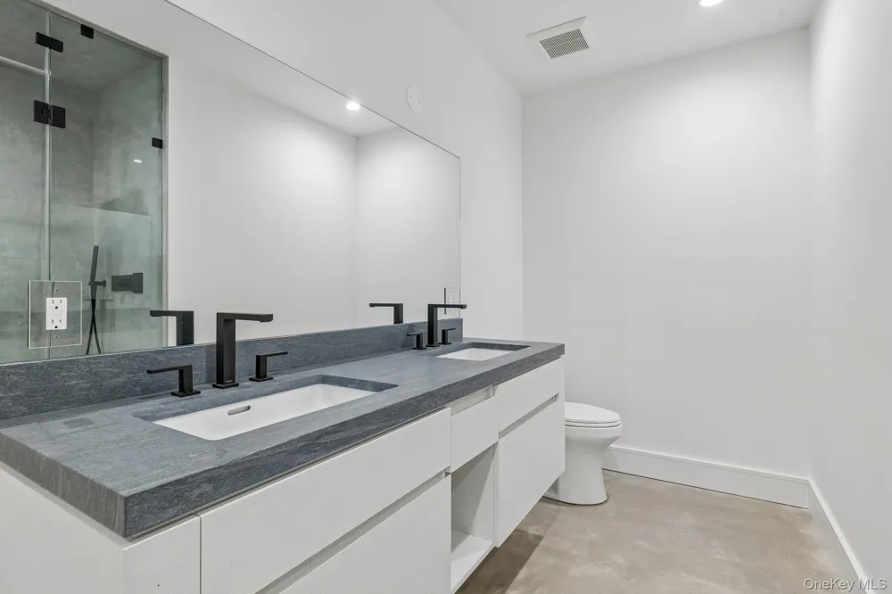 46 Towhee Trail East Hampton, NY 11937