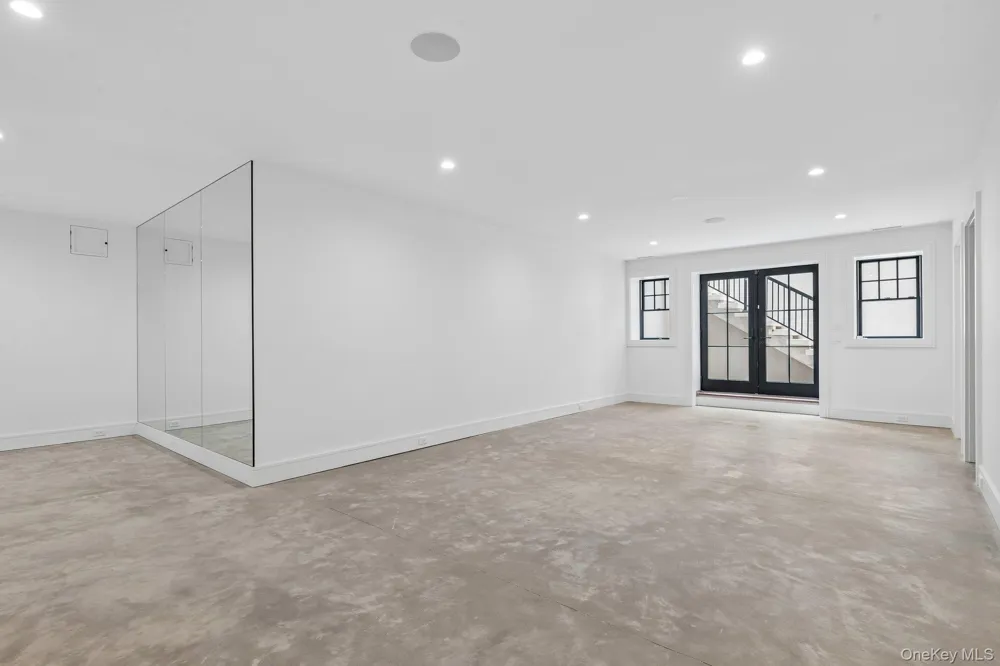 46 Towhee Trail East Hampton, NY 11937