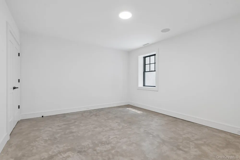 46 Towhee Trail East Hampton, NY 11937