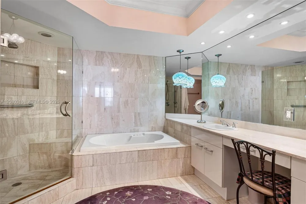 21205 Yacht Club Dr #2405 Aventura, FL 33180