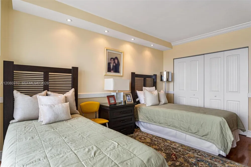 21205 Yacht Club Dr #2405 Aventura, FL 33180
