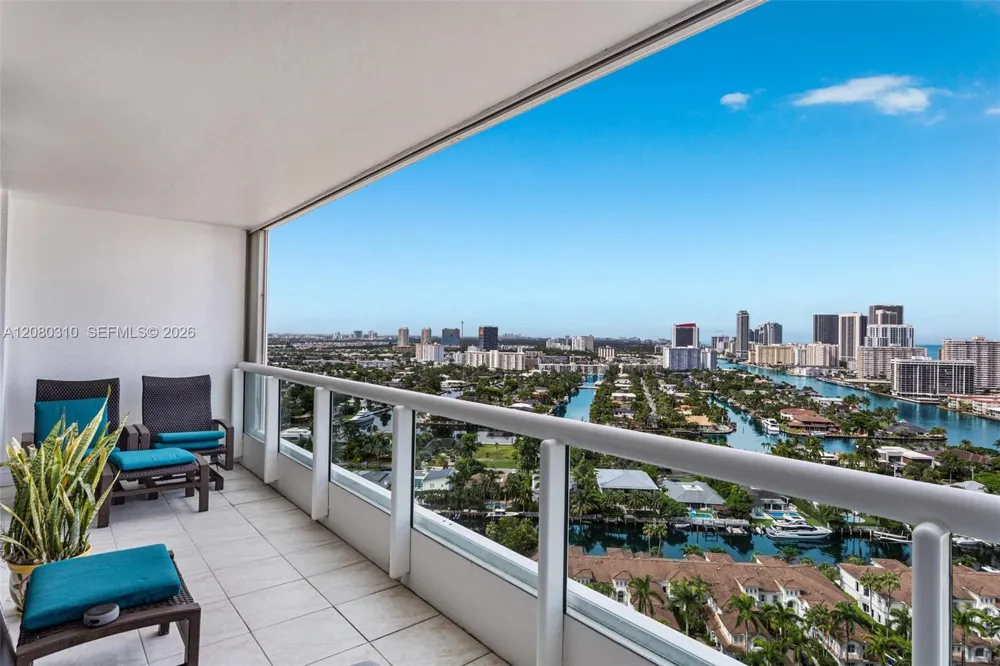 21205 Yacht Club Dr #2405 Aventura, FL 33180