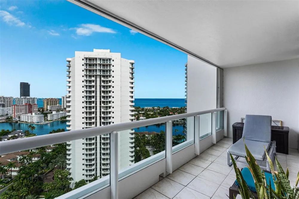 21205 Yacht Club Dr #2405 Aventura, FL 33180