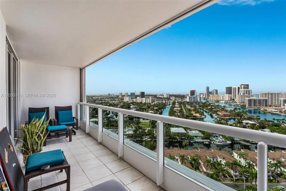 21205 Yacht Club Dr #2405 Aventura, FL 33180