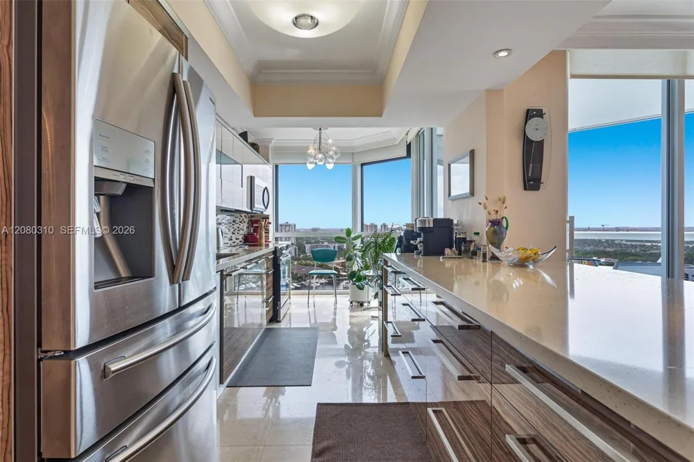 21205 Yacht Club Dr #2405 Aventura, FL 33180