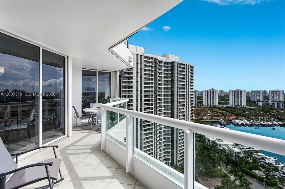 21205 Yacht Club Dr #2405 Aventura, FL 33180
