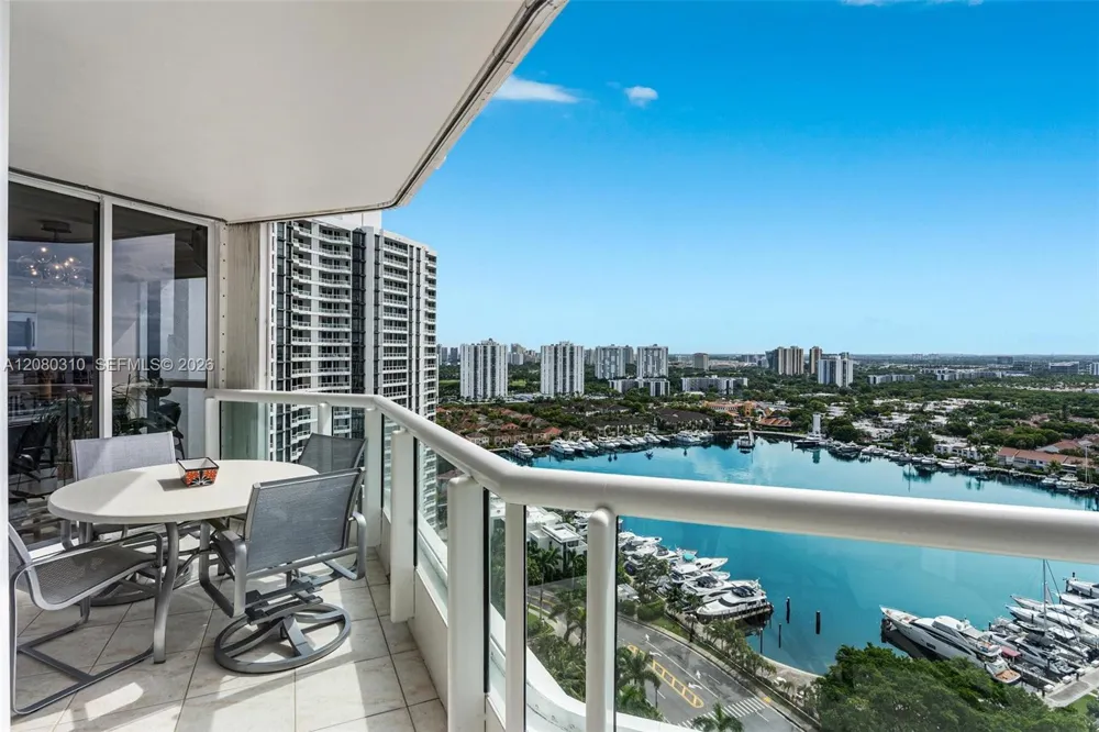 21205 Yacht Club Dr #2405 Aventura, FL 33180