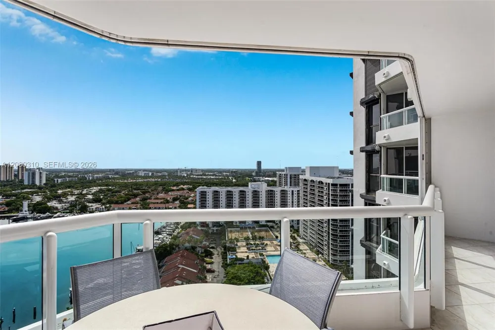 21205 Yacht Club Dr #2405 Aventura, FL 33180