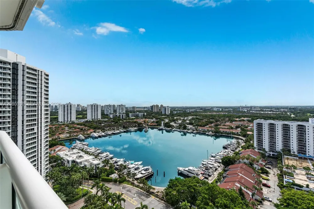 21205 Yacht Club Dr #2405 Aventura, FL 33180