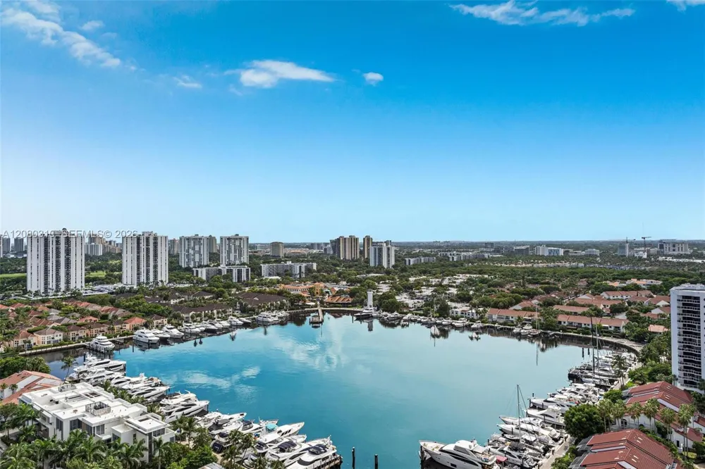 21205 Yacht Club Dr #2405 Aventura, FL 33180