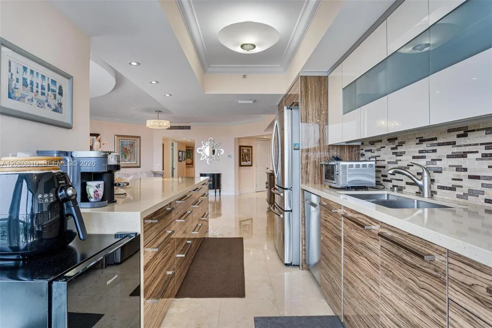 21205 Yacht Club Dr #2405 Aventura, FL 33180