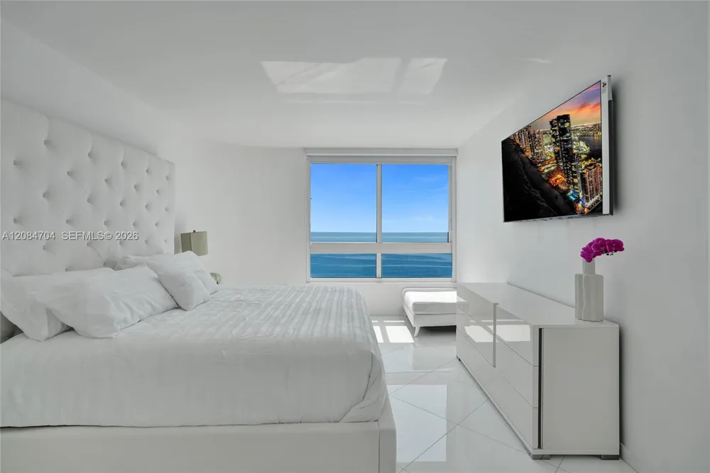 6365 Collins Ave #2403 Miami Beach, FL 33141