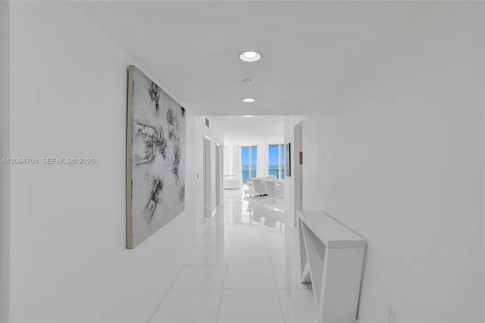 6365 Collins Ave #2403 Miami Beach, FL 33141