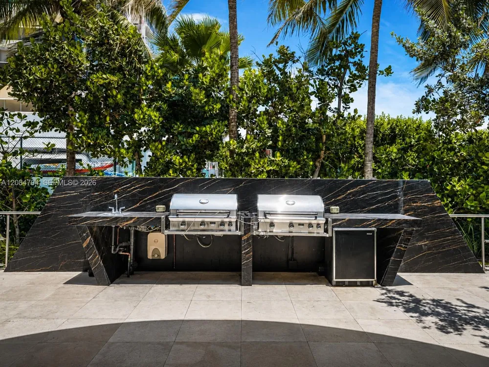 6365 Collins Ave #2403 Miami Beach, FL 33141