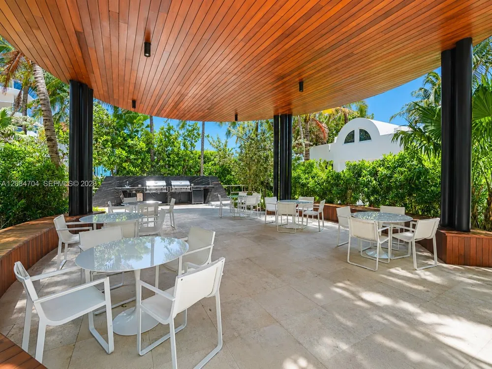 6365 Collins Ave #2403 Miami Beach, FL 33141