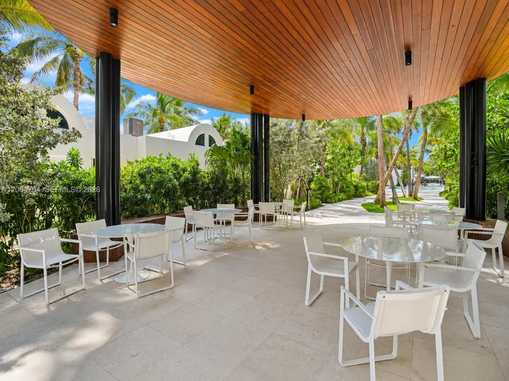 6365 Collins Ave #2403 Miami Beach, FL 33141