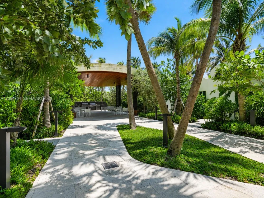 6365 Collins Ave #2403 Miami Beach, FL 33141