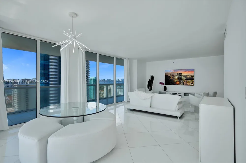 6365 Collins Ave #2403 Miami Beach, FL 33141
