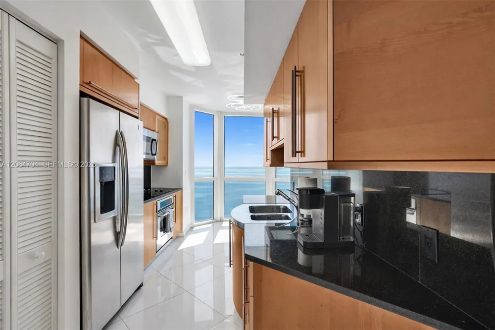 6365 Collins Ave #2403 Miami Beach, FL 33141