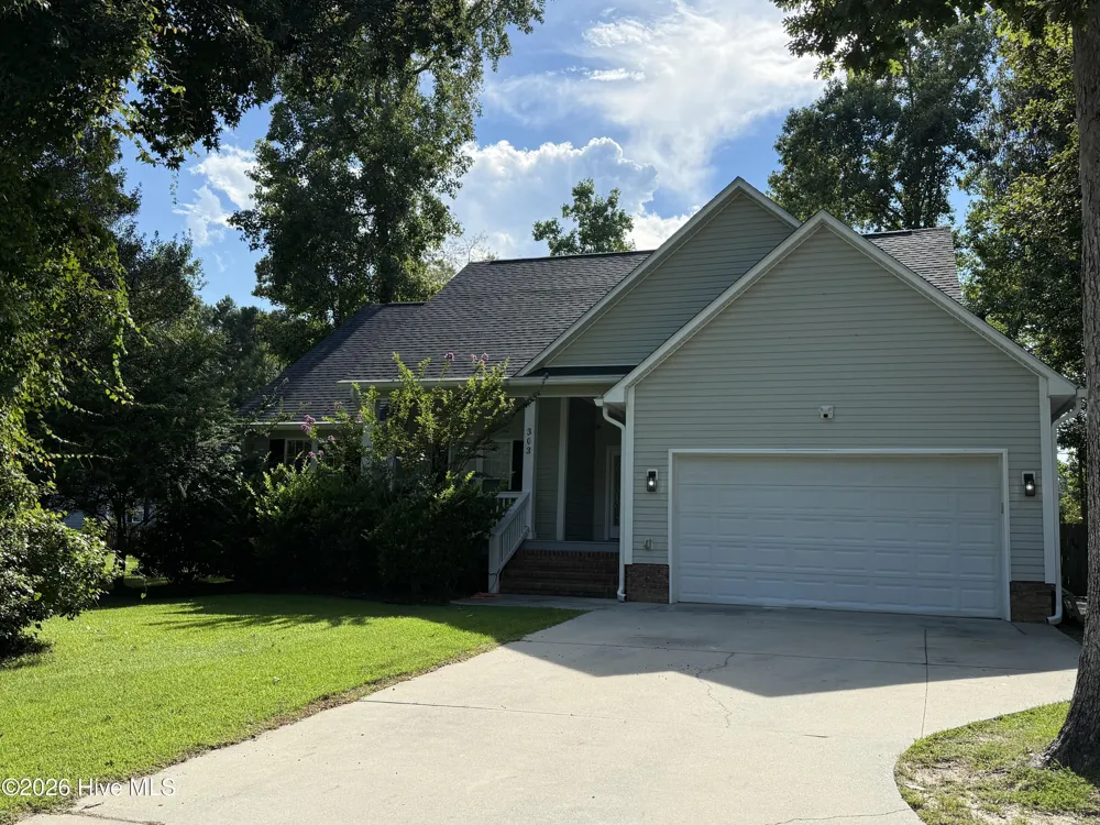303 Oakmont Drive Hampstead, NC 28443