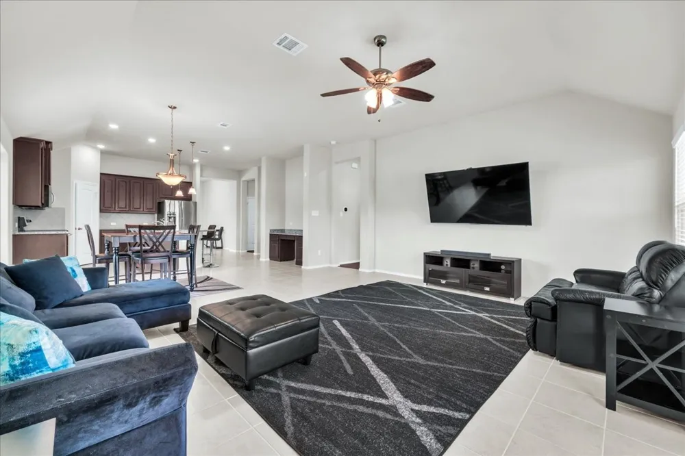 100 Gardenia Drive Azle, TX 76020