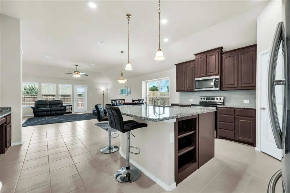 100 Gardenia Drive Azle, TX 76020