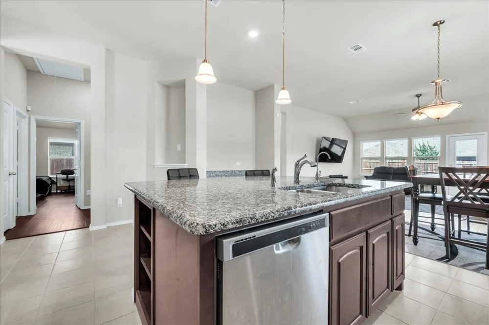 100 Gardenia Drive Azle, TX 76020