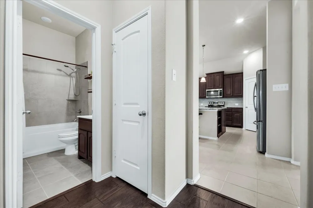 100 Gardenia Drive Azle, TX 76020