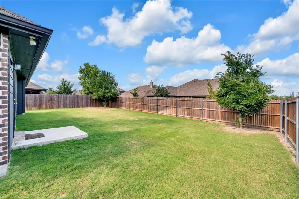 100 Gardenia Drive Azle, TX 76020