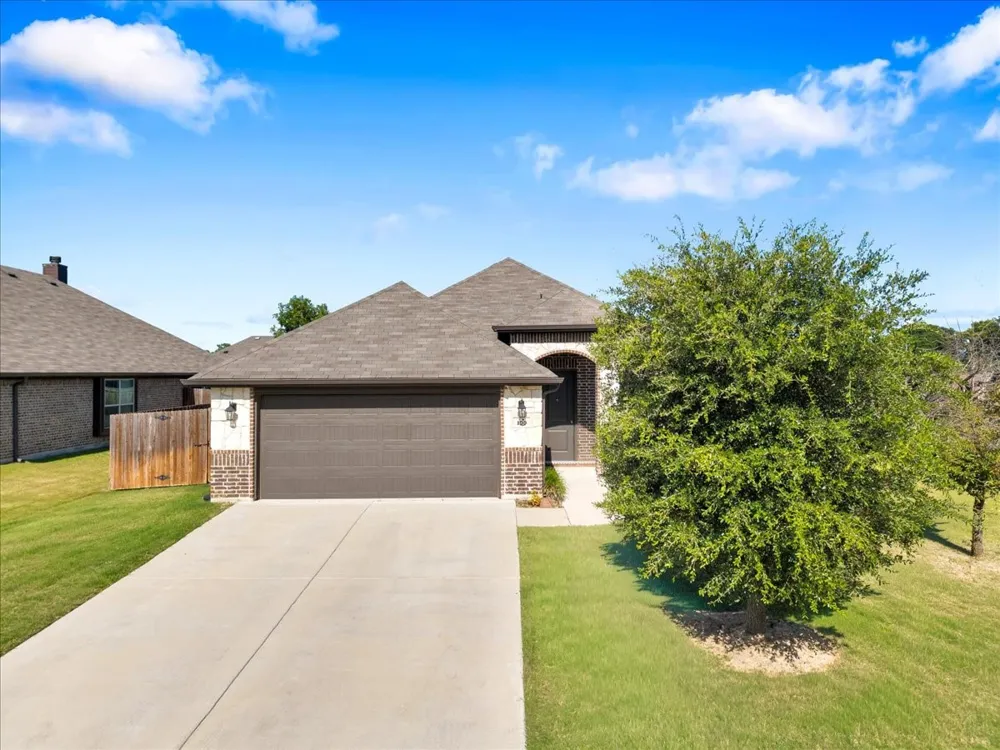 100 Gardenia Drive Azle, TX 76020