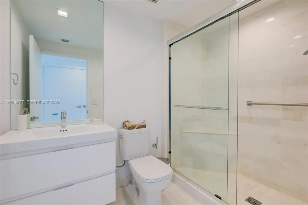 17111 SE Biscayne Blvd #1110 North Miami Beach, FL 33160