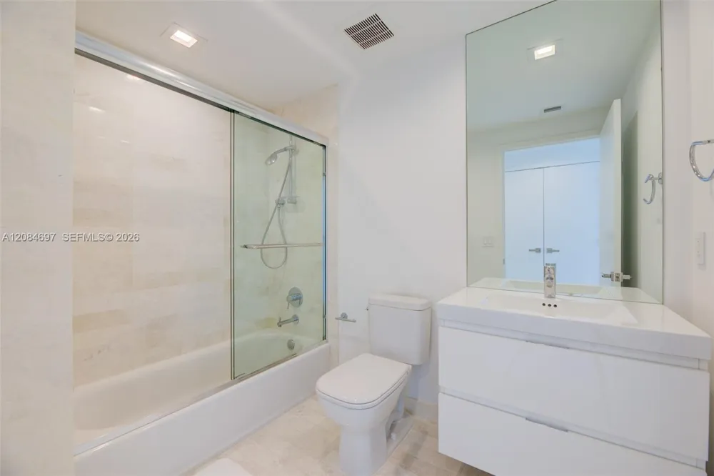 17111 SE Biscayne Blvd #1110 North Miami Beach, FL 33160